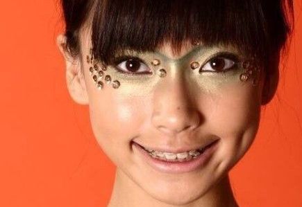 Angelababy自黑晒牙套丑照 笑称&ldquo;玩大了&rdquo;